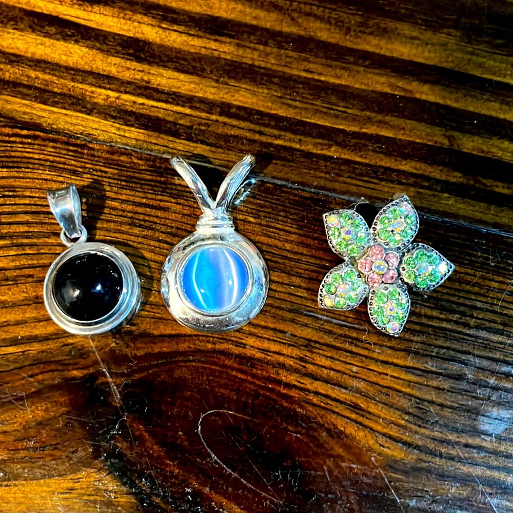 Set of 3 pendants